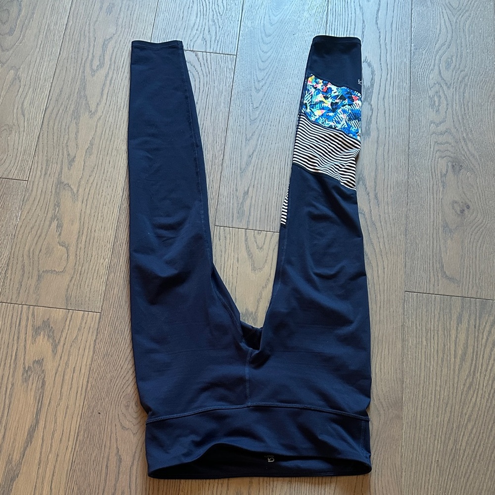 GAP Navy Leggings with Multicolor Pattern